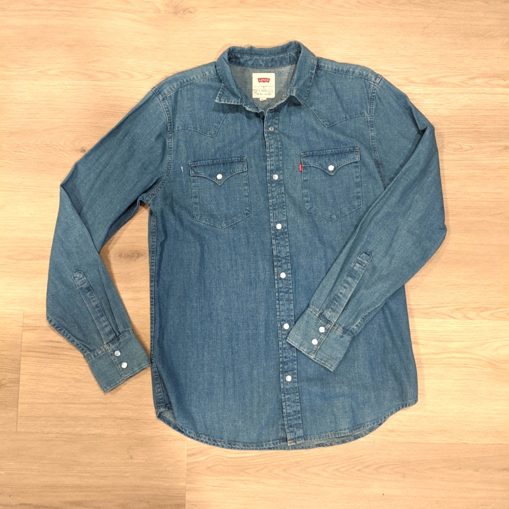 Levi's jean shirt size S